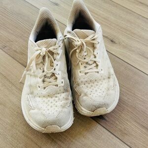 White hoka Clifton